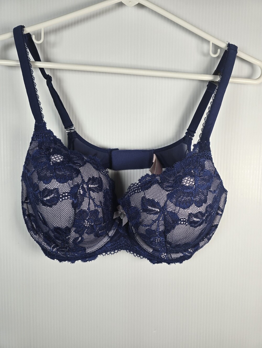 NWT Victoria's Secret Body By Victoria Push Up Bra Size 34DD Navy Blue Lace